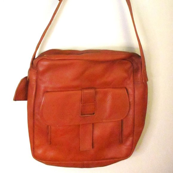 Bugatti Unisex Leather Shoulder/Messenger Bag, Caramel Brown, Leather - Picture 1 of 16